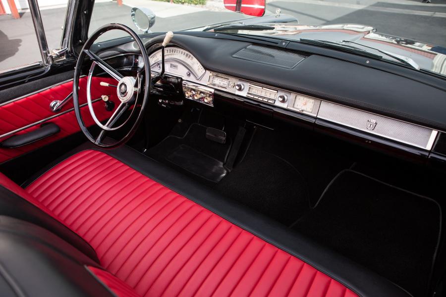 Интерьер Ford Fairlane 500 Skyliner (U8-51A) 1958 года  (фото 7 из 35)